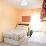 Tagaste Residencia Universitaria Леон