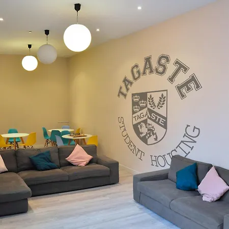 Tagaste Residencia Universitaria Леон